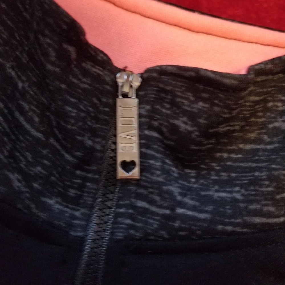 LOVE sweater - Picture 4 of 5